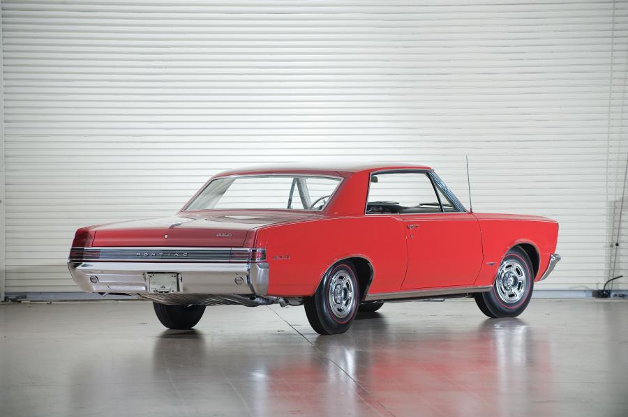  Pontiac GTO Coupe 1965 года  (фото 8 из 26)